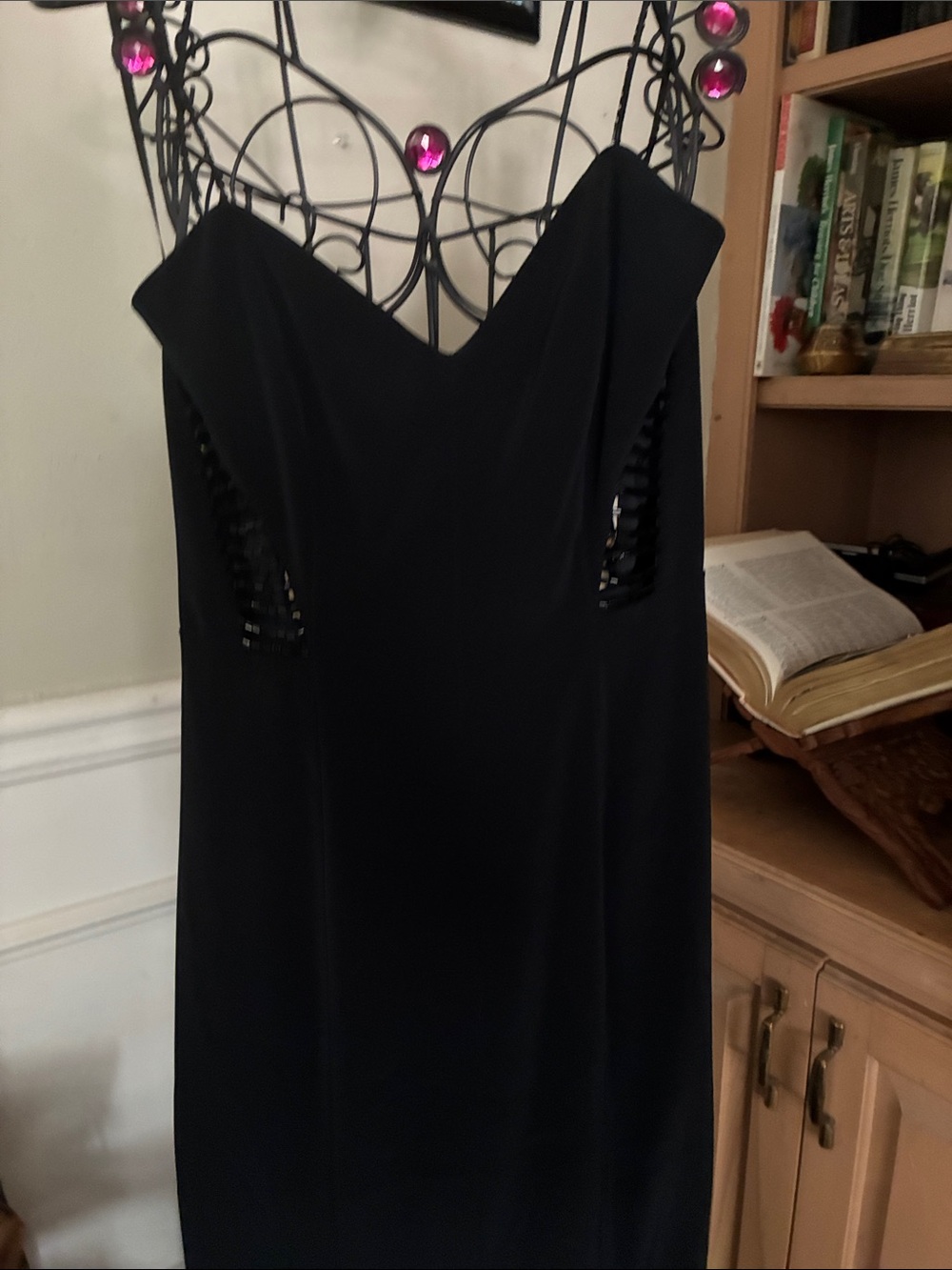 Niteline Black V-Neck Prom Dress with Side Cutouts sz 4 GORGEOUS